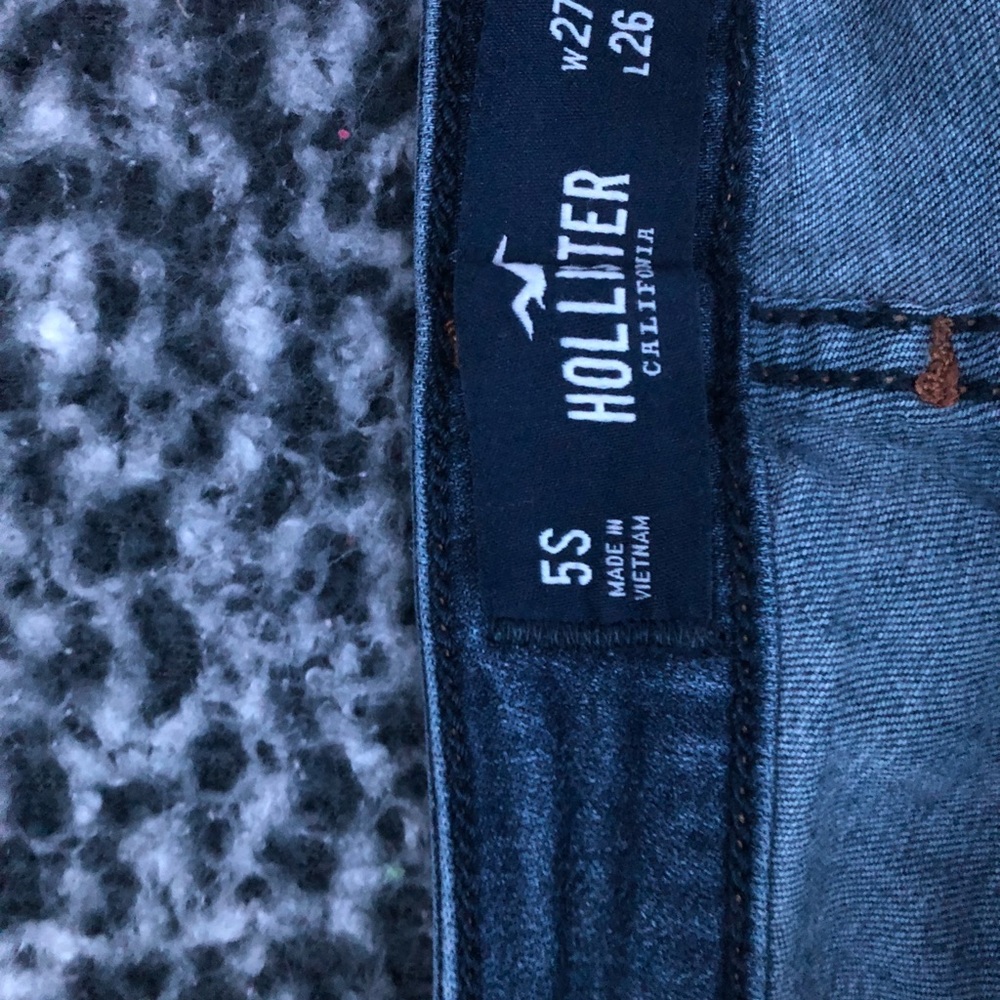 Hollister ripped knee